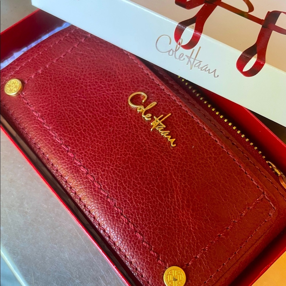 Cole Haan Key Card Case - Picture 3 of 6